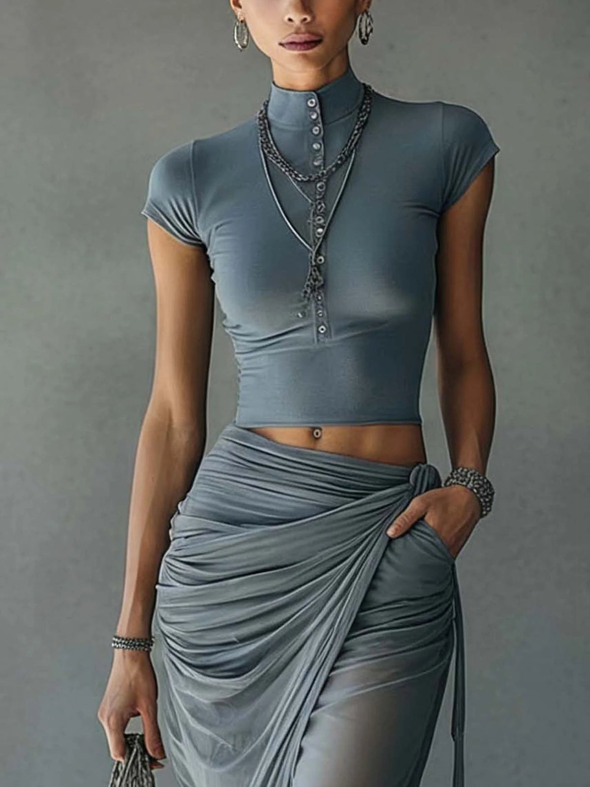 Gabriela - Outfit Moderno con Gonna Drappeggiata in Tulle